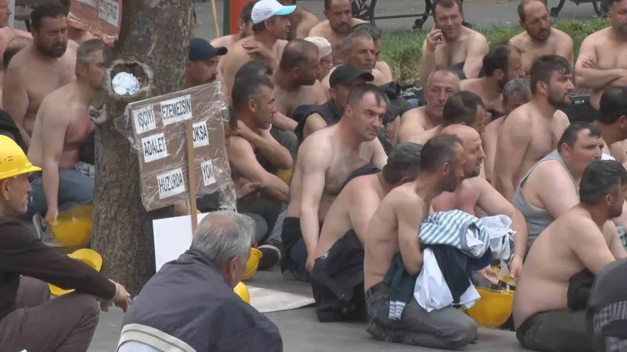 Ekmek parası için yollara düştüler: 5 aydır maaş yüzü görmeyen madencilerin çığlığı Ankara’da yankılanıyor