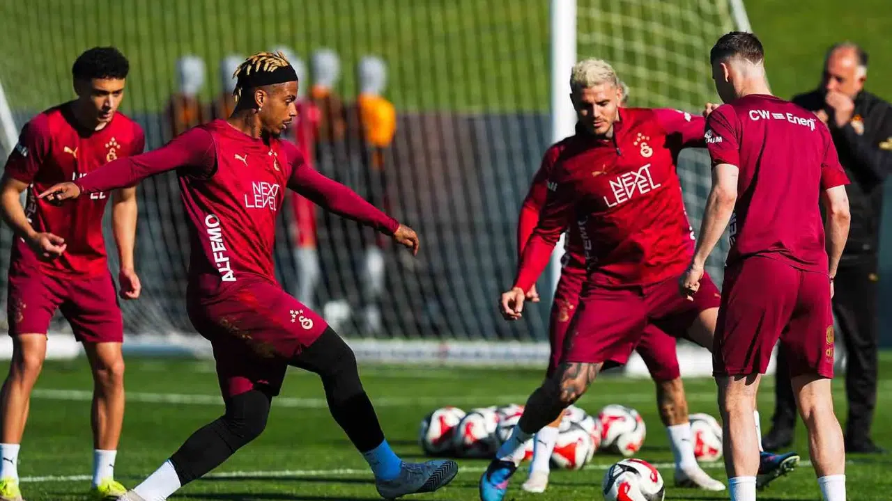 Dev derbi öncesi son prova: Aslan sahaya hazır