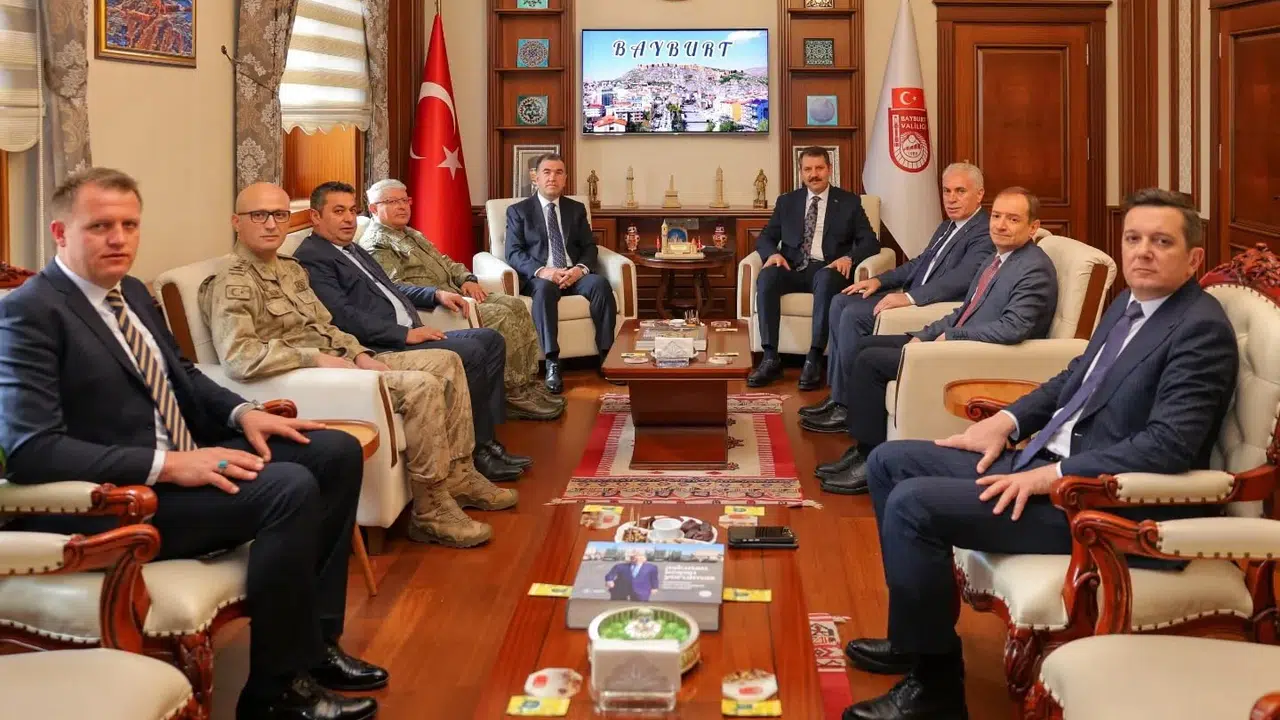 Bakan Yardımcısı Ayhan baba ocağında: Bayburt temaslarında gündem hizmet ve istişare oldu