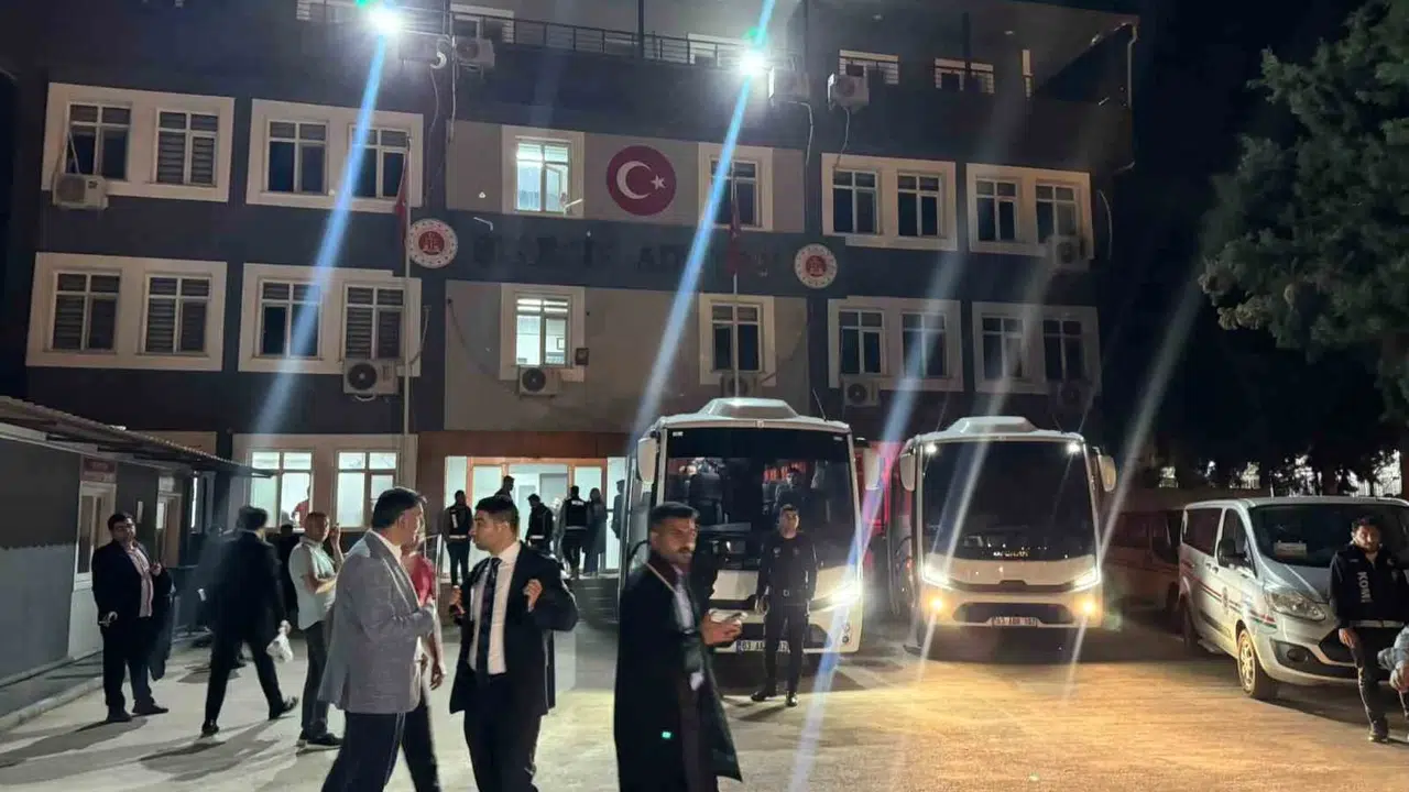 Halfeti'de yolsuzluk operasyonu: Eski başkan Şeref Albayrak cezaevine gönderildi