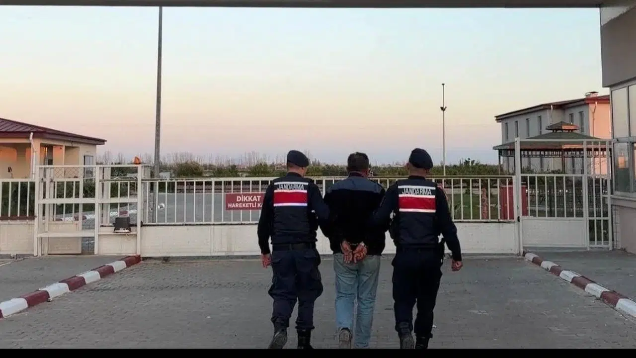 Adana’da kaçaklara jandarma darbesi: 39 yıla kadar hapis cezası olanlar yakayı ele verdi