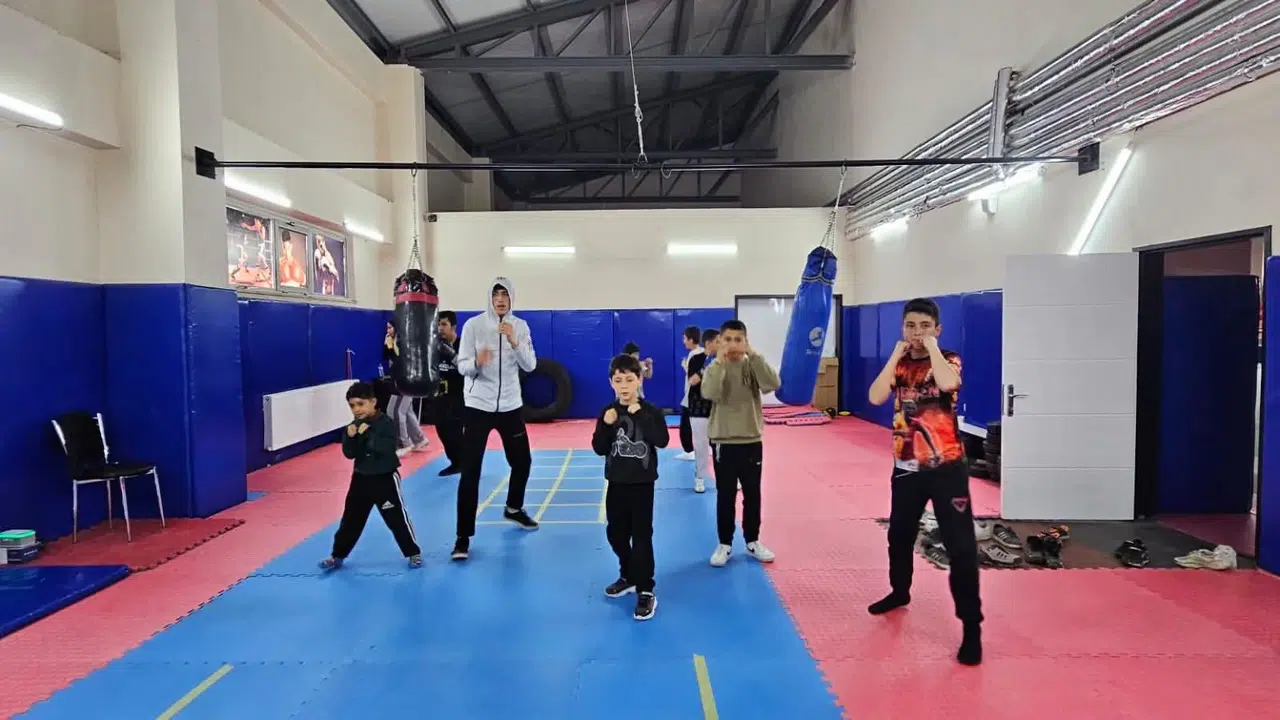 Muş'ta ringin yeni yıldızları yetişiyor: Gençler geleceğin şampiyonu olmak için ter döküyor