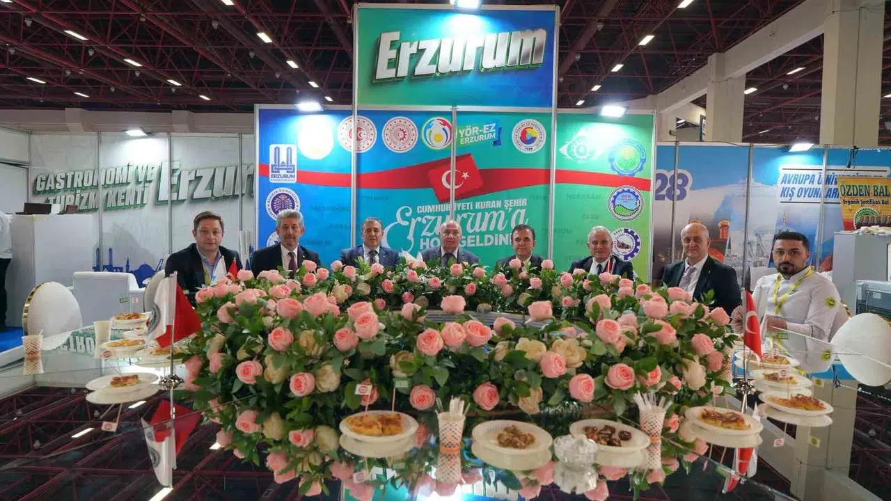 Antalya’da Dadaş rüzgarı: Erzurum’un lezzetleri ve kültürel mirası YÖREX’te büyüledi