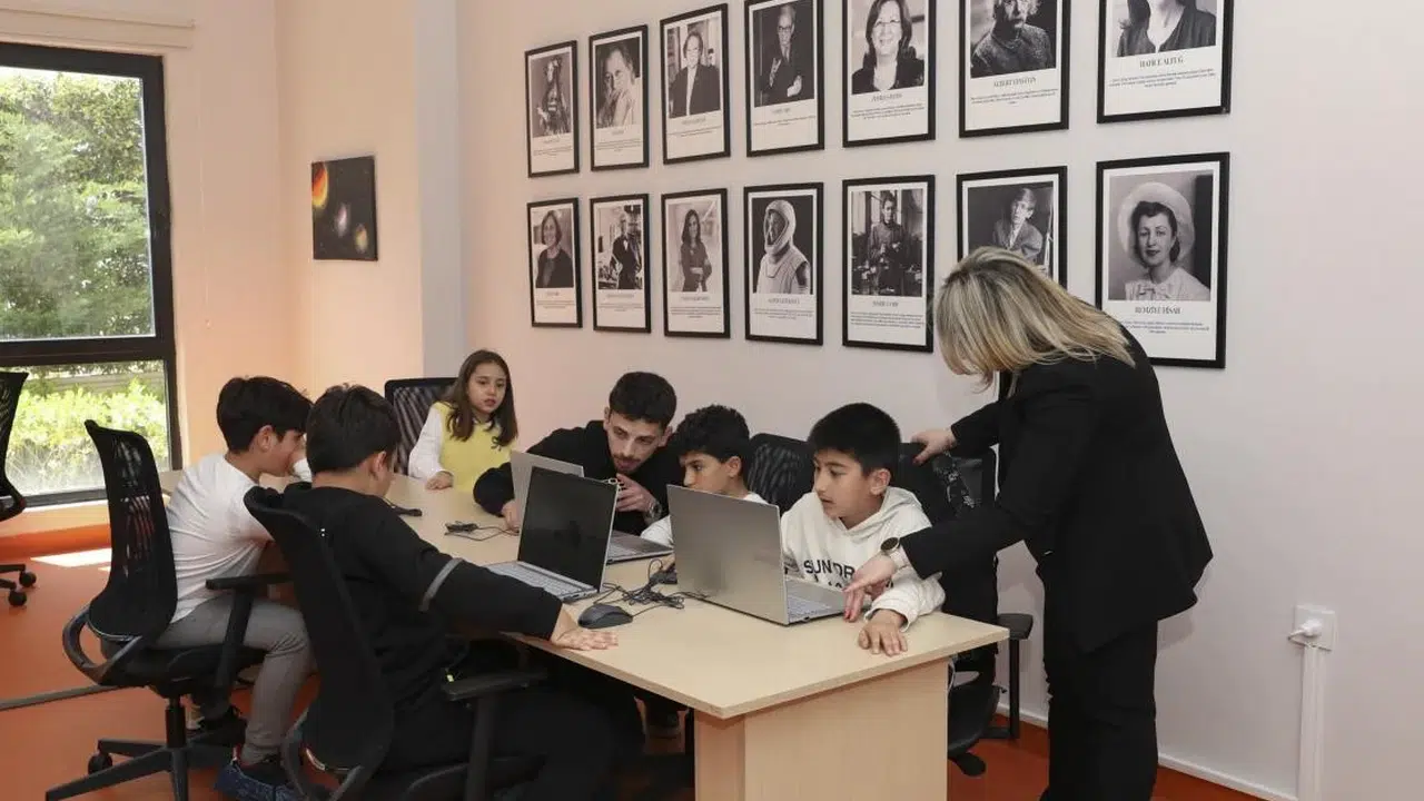 Mersin’in yeni nesil eğitim durağı: Çocuklar burada hem üretiyor hem sosyalleşiyor