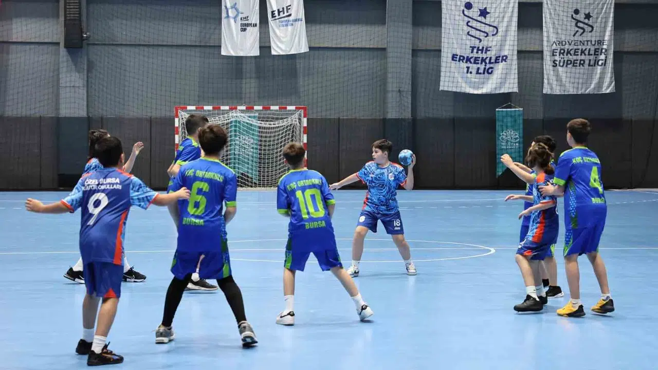 Nilüfer’de sporun nabzı bu kez şenlik coşkusuyla atıyor: Genç yetenekler sahneye çıktı