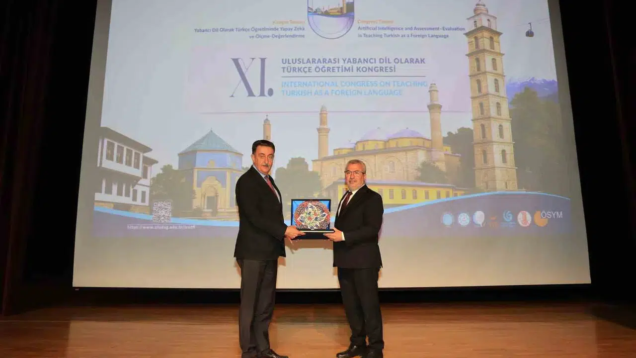 Türkçenin geleceği dijital sınıflarda şekilleniyor: Akademisyenler Bursa’da buluştu