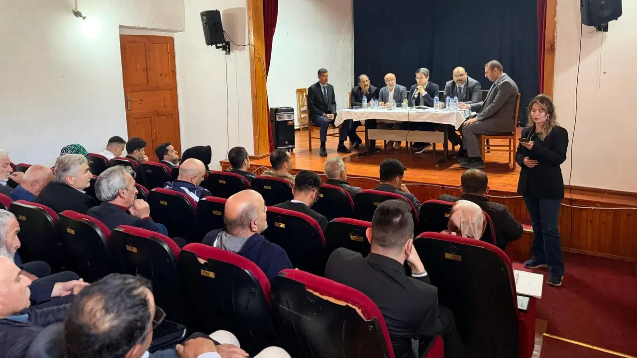 Kemaliye’de hizmet seferberliği: Muhtarların talepleri masaya yatırıldı