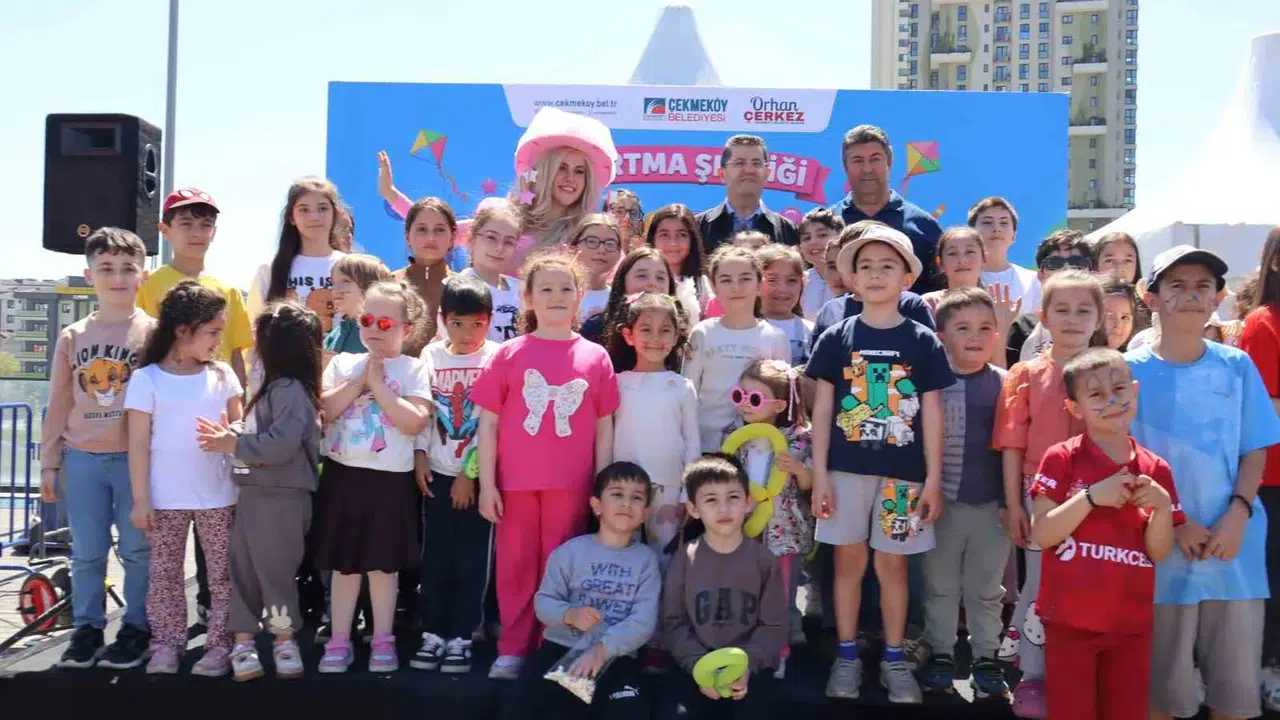 Çekmeköy’de gökyüzü çocukların neşesiyle renklendi: 23 Nisan coşkusu uçurtmalarla zirveye taşındı