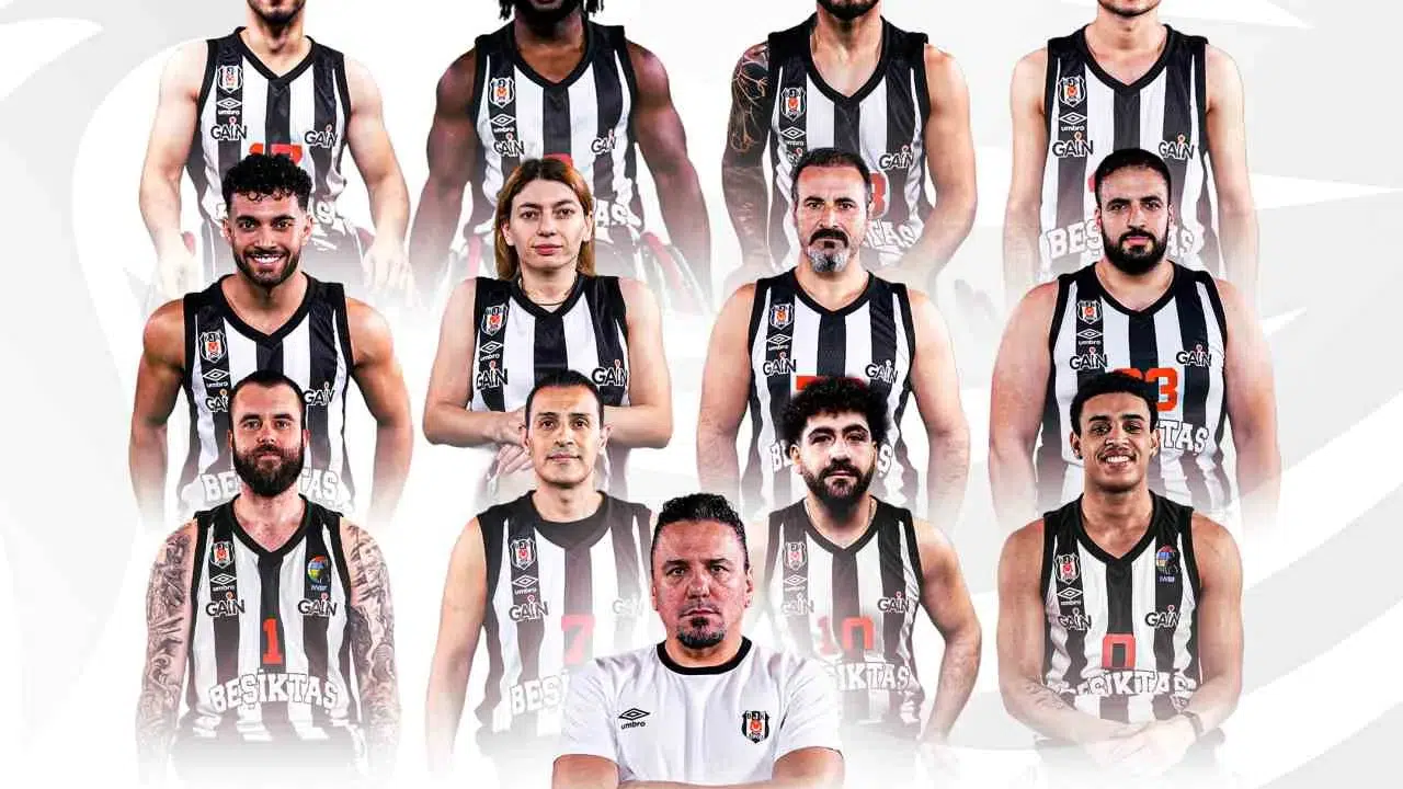 Avrupa'nın zirvesinde siyah-beyaz rüzgar: Beşiktaş kupayı İstanbul'da kaldırdı