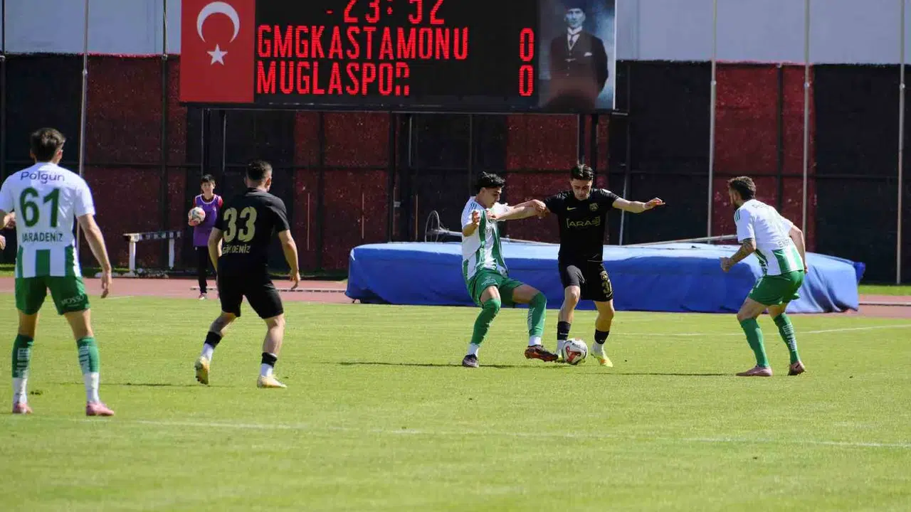 Kastamonuspor evinde dağıldı: Muğlaspor üç puanı üç golle aldı