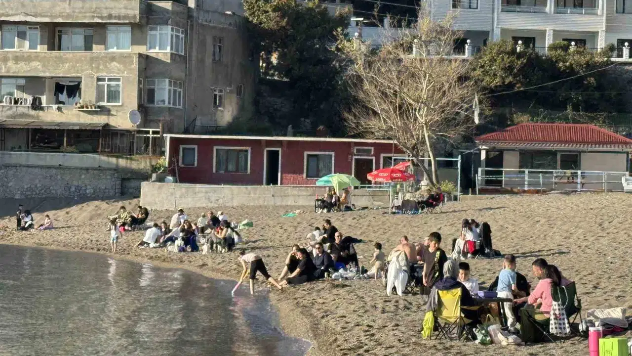 Zonguldak’ta bahar coşkusu: Sahiller doldu taştı, vatandaşlar güneşin keyfini çıkardı