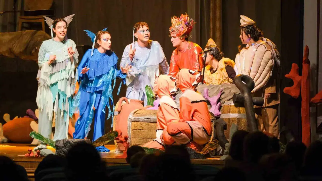 Denizdeki temizlik seferberliği sahneye taşındı: Miniklerden çevreye dev destek