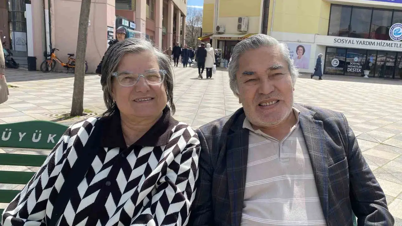 Eskişehir'de mevsimler şaşırdı: Vatandaş ne giyeceğini, nasıl korunacağını şaşırdı