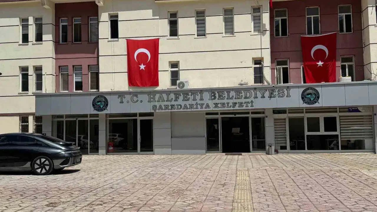 Halfeti’de şafak vakti büyük operasyon: Eski başkan dahil 47 kişiye yolsuzluk gözaltısı
