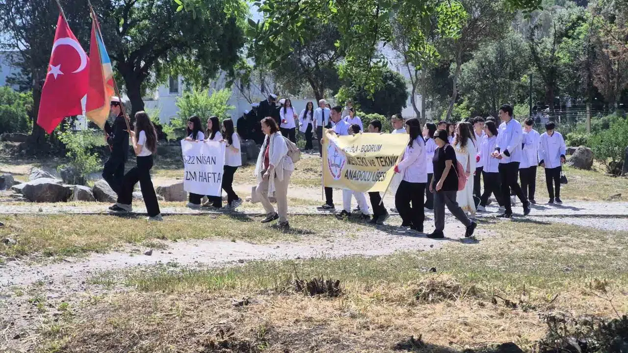 Tarihin kalbinde görkemli kutlama: Bodrum Turizm Haftası’nı antik surlarda karşıladı