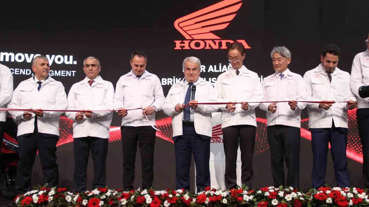 Honda, Türkiye’deki liderliğini dev yatırımla perçinledi: İzmir’de motosiklet üretimi resmen başladı