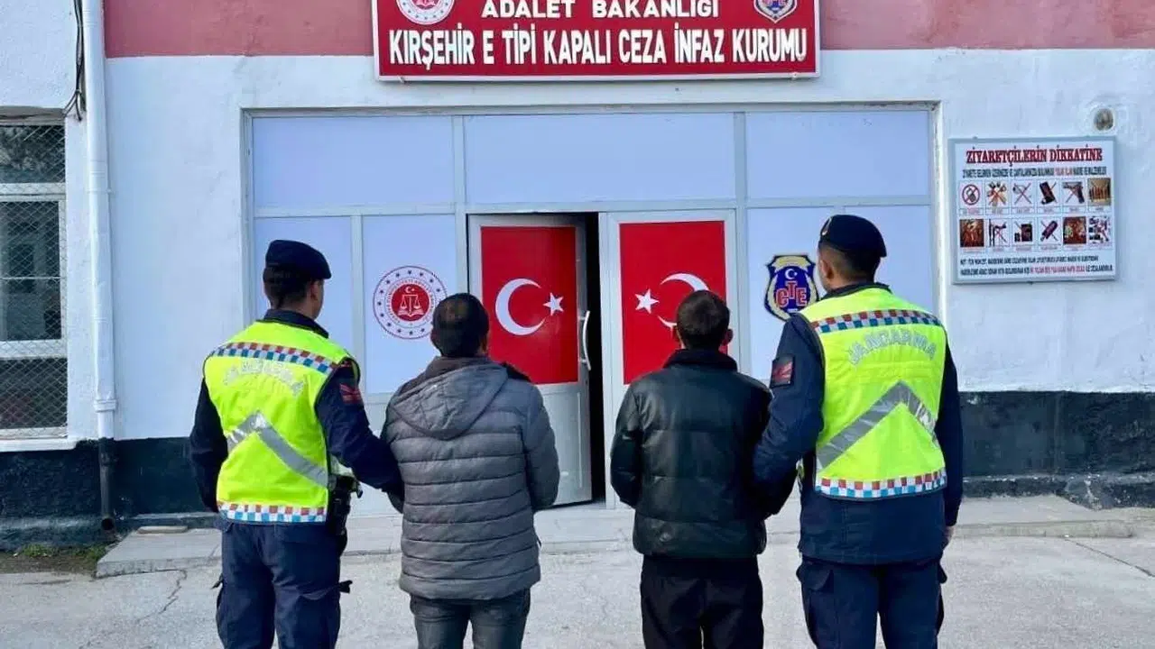 Kırşehir’de zehir tacirlerine jandarma darbesi: İki şüpheli cezaevine gönderildi