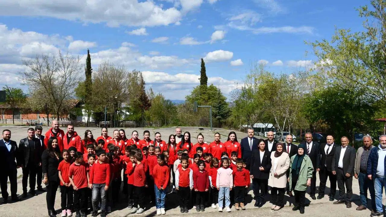 Samsunspor’dan anlamlı dokunuş: Kardeşlerinin yüzünü güldürdüler