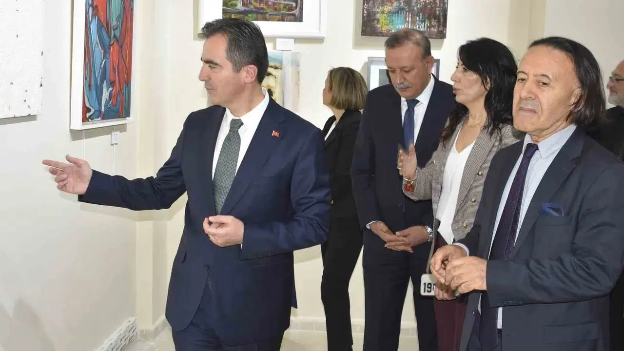 Bitlis’te sanat rüzgarı: 25 üniversite tek bir çatı altında buluştu