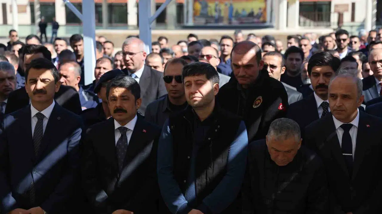 Kırşehir’de yürek yakan veda: 2,5 yaşındaki Mustafa Kemal’in son çileği oldu