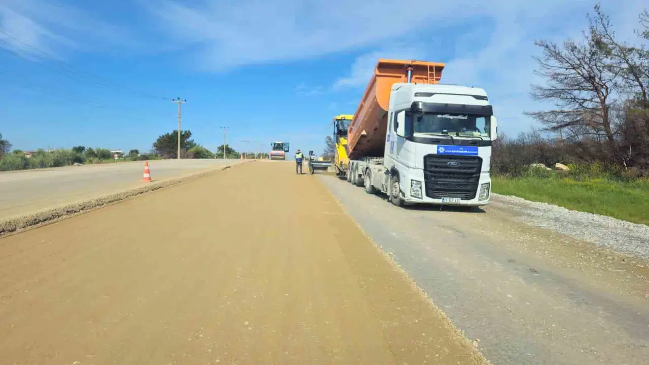 Aydın’da dev şantiye: 17 ilçede aynı anda yol seferberliği başladı