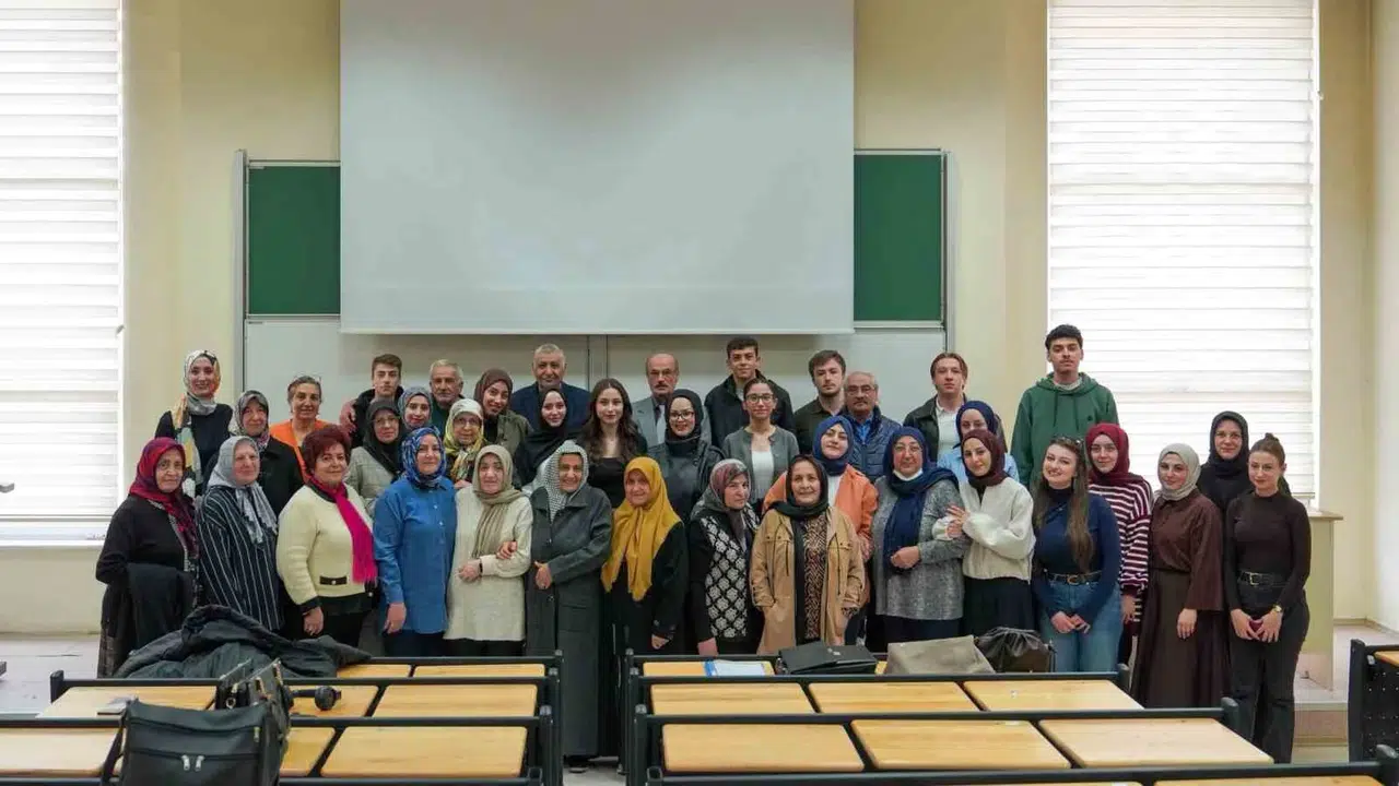 Gençler sordu, hayatın bilgeleri yanıtladı: Kuşaklar arası köprü Erzurum'da kuruldu