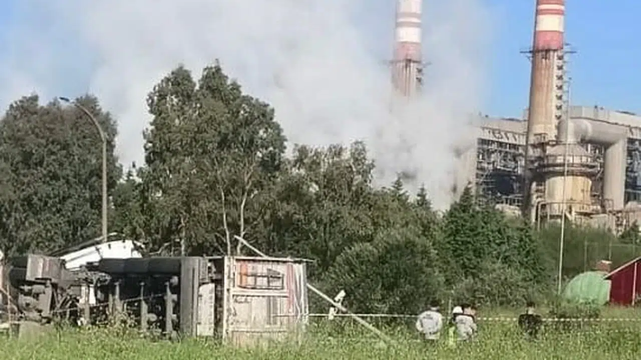 Yatağan yolunda korkutan kaza: Kömür yüklü kamyon devrildi, trafik kilitlendi