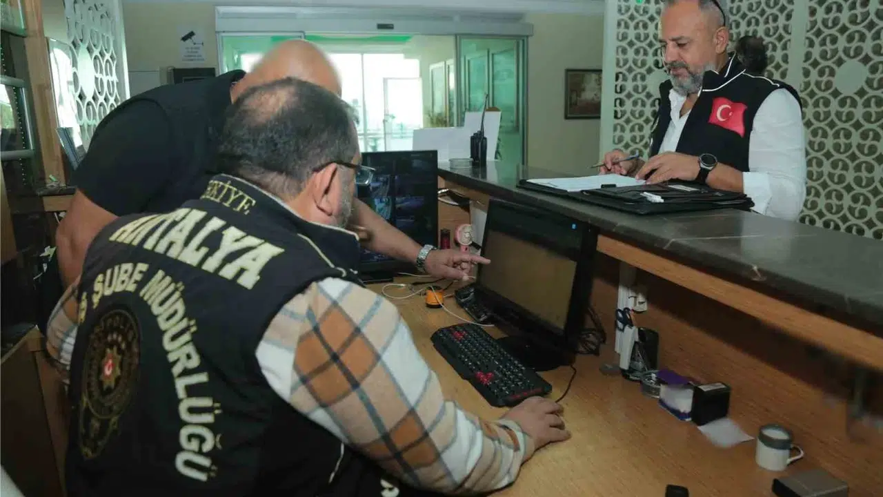 Turizmin başkenti Antalya’da sıkı takip: Emniyetten günübirlik tesislere şok baskın