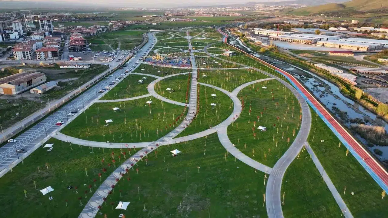 Ankara'nın yeni nefes alanı: Sincan Park kapılarını ziyaretçilerine açtı