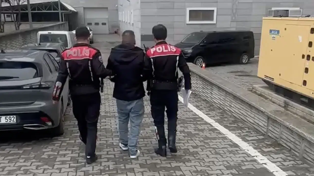 Samsun'da kaçış sona erdi: 20 yıllık hapis cezası olan firari kıskıvrak yakalandı