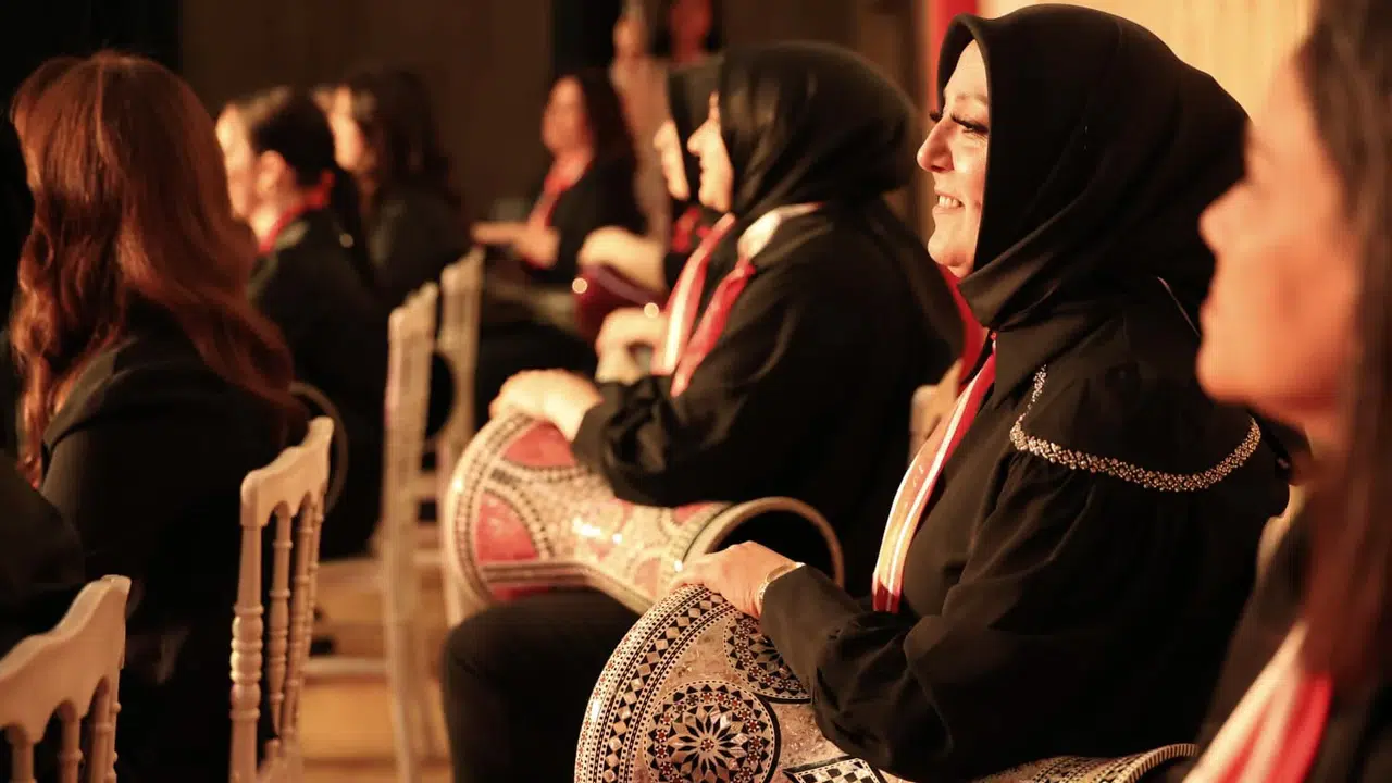 Ev hanımından mühendise sahnenin tozunu attırdılar: Osmangazi’de ritim şöleni