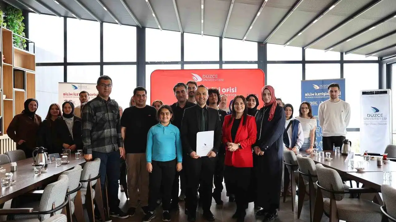 Mutfakta gizli tehlikelere dikkat: Bilim Kafe uzmanları gıda güvenliğinin şifrelerini çözdü