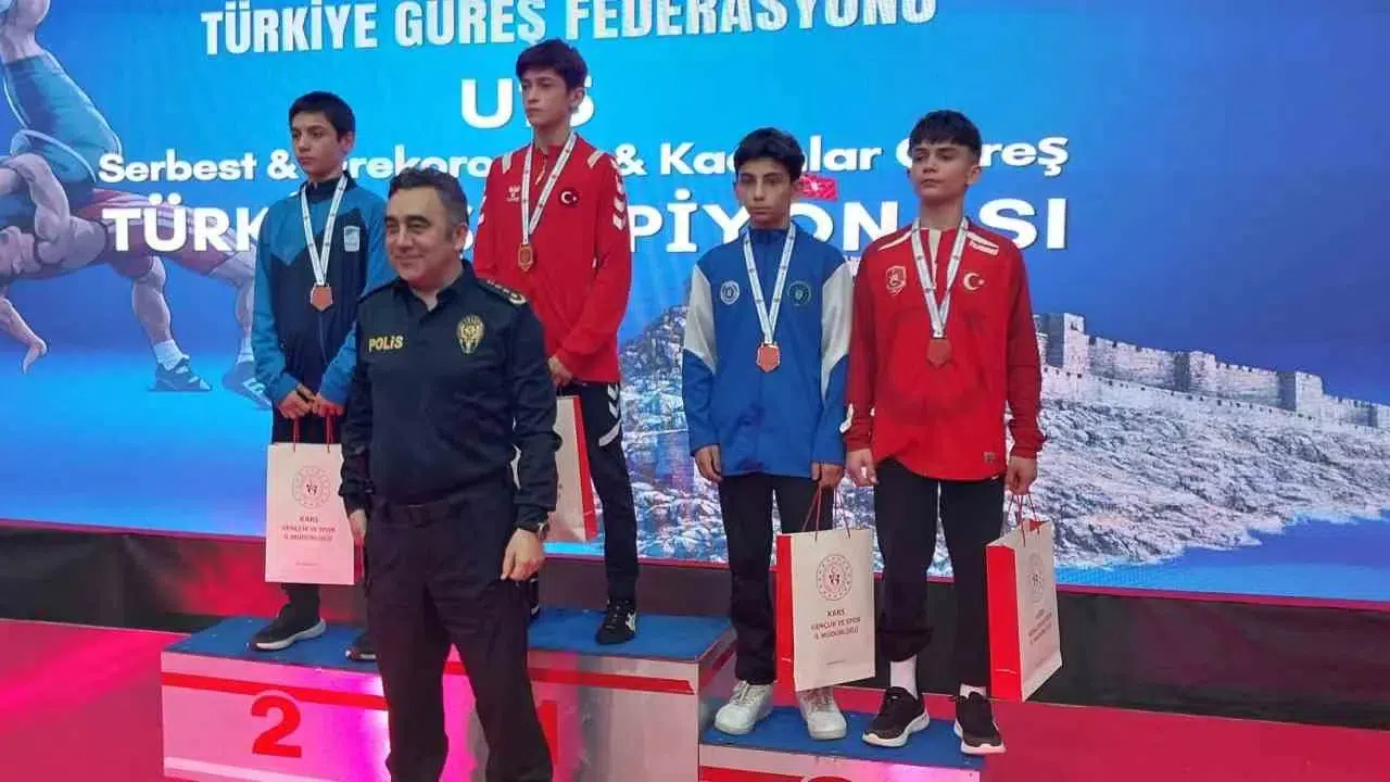 Kars'ta minderin tozunu attırdılar: Bursa Büyükşeh…