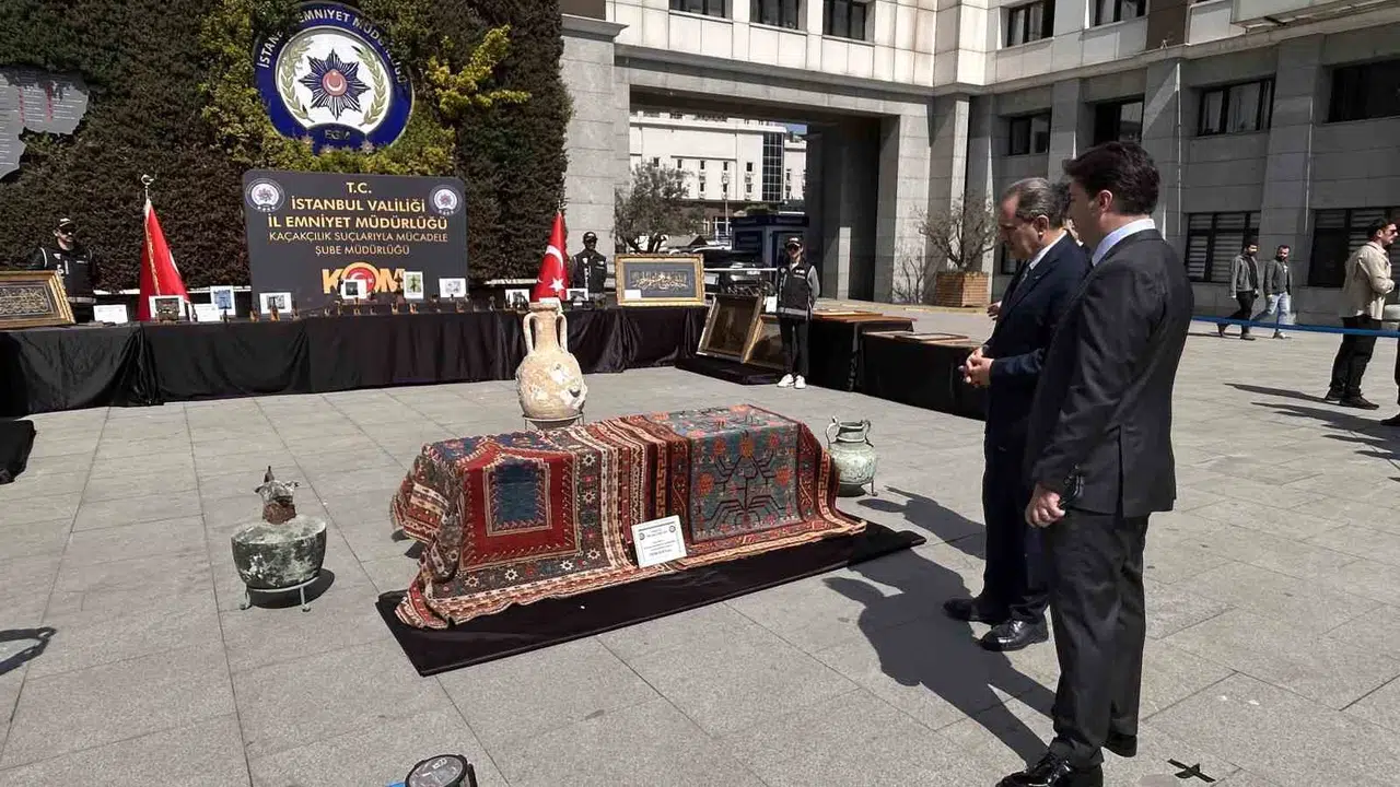 Tarihi miras kaçakçılarına büyük darbe: Sultan Abdülmecid’in hocasının tablosu ele geçirildi