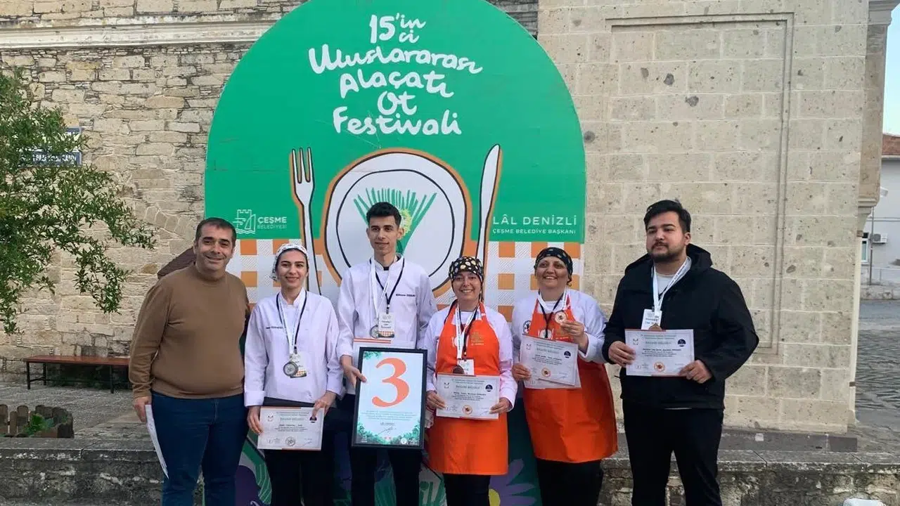 Mutfaktaki yeteneklerini dünyaya kanıtladılar: BAÜN’lü şef adaylarından Alaçatı’da madalya yağmuru