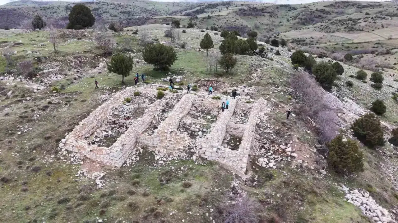 Karadeniz’in zirvesindeki gizemli miras: 2 bin 100 yıllık Zeus tapınağı ayağa kaldırılmayı bekliyor