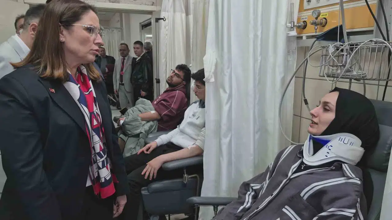 Bartın’da korku dolu anlar: Öğrencilerden Vali Arslan’a 'aşırı kalabalık' isyanı