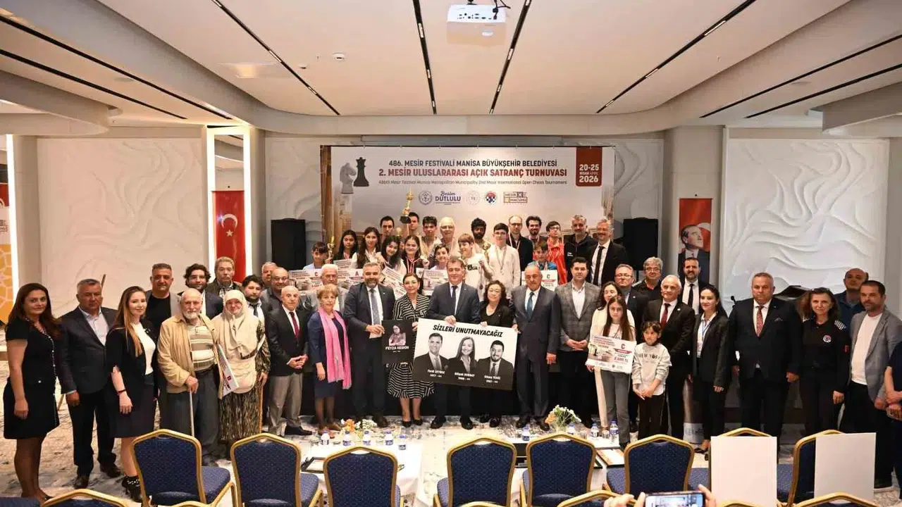 Manisa’da hamleler şampiyonu belirledi: 140 bin liralık ödül Azerbaycanlı ustaya gitti