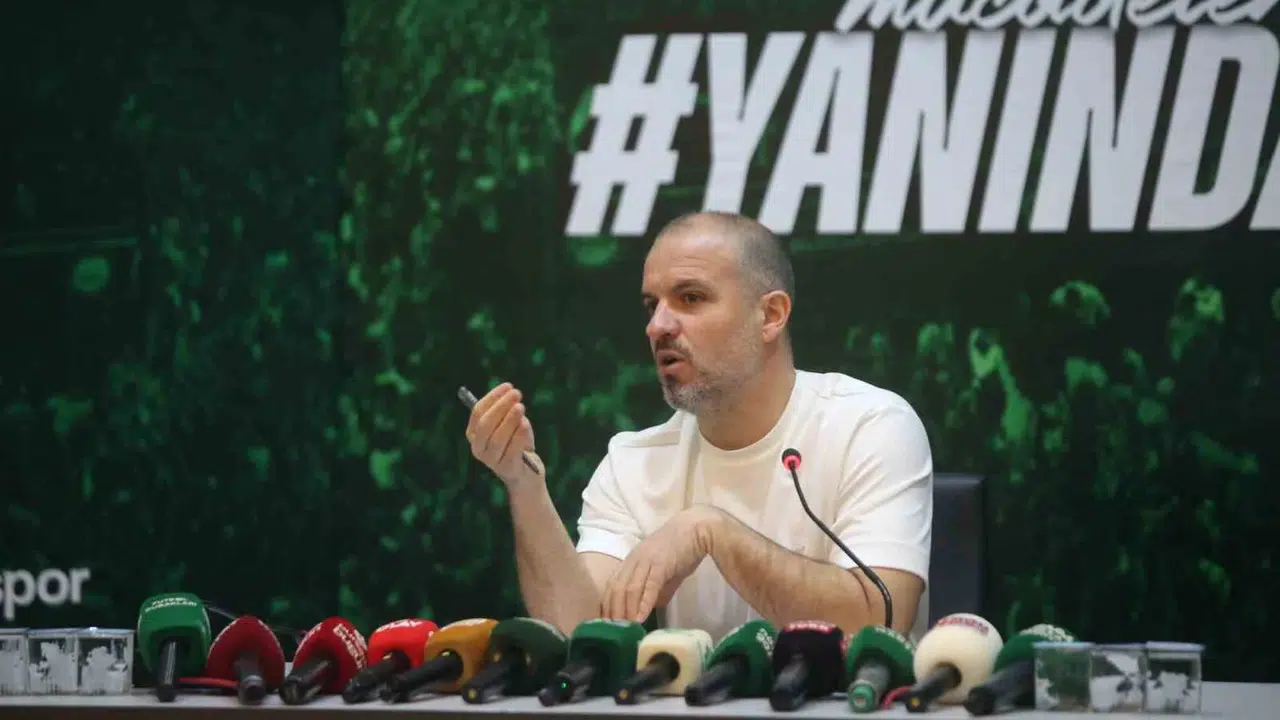 Bursaspor’da Mustafa Er dönemi resmen uzadı: Hedef kampa tam kadro gitmek