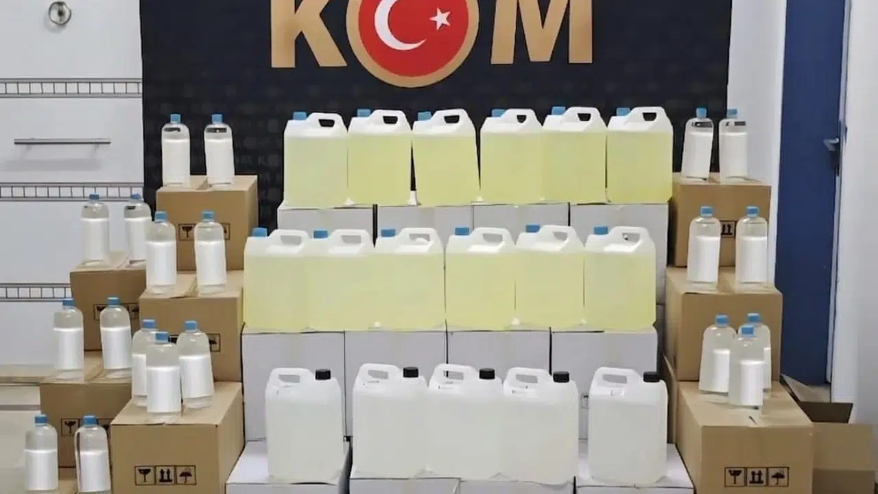 Burdur’da kaçakçılara geçit yok: Cephaneliği andıran adreste suçüstü