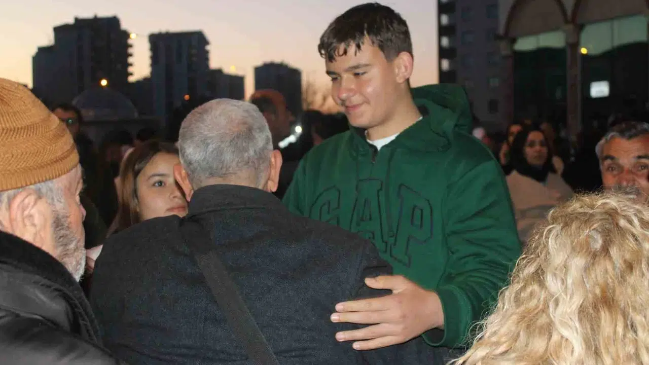 Kayseri'de 15 yıllık bekleyiş sona erdi: Hacı adayları gözyaşları ve dualarla uğurlandı