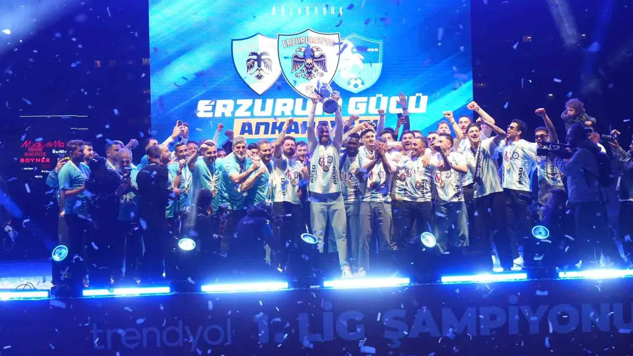 Dadaşların şampiyonluk gecesi: Erzurum’da kupa coşkusu gökyüzüne yükseldi