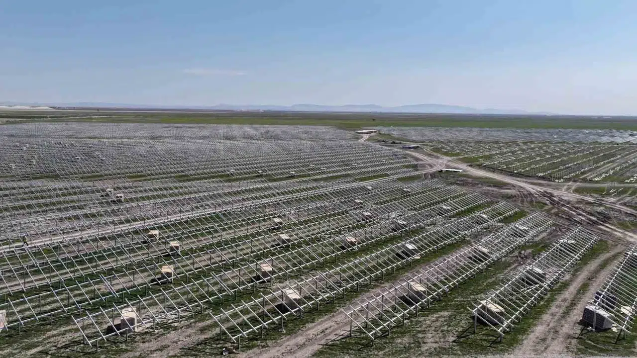 Konya’nın güneşine dev yatırım: 2,5 milyar liralık hamleyle Türkiye’de zirveye yerleşti