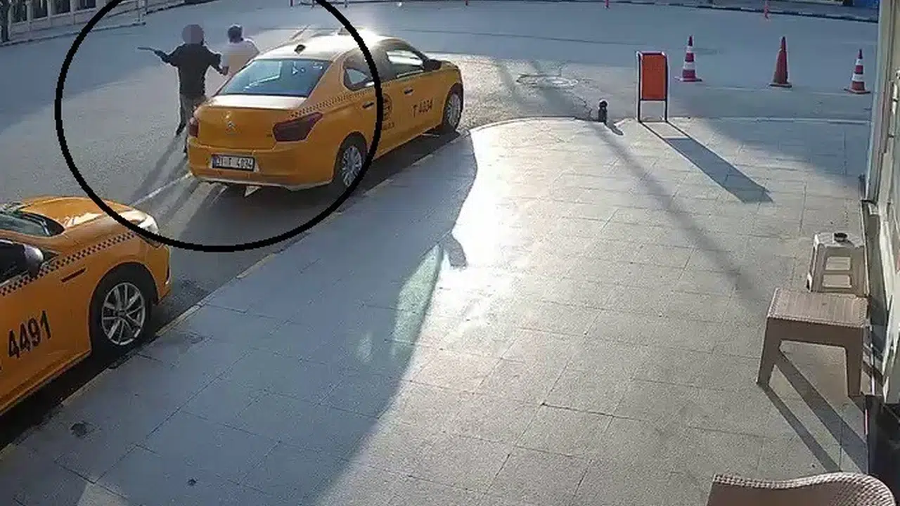 Satırlı dehşetten saniyelerle kurtuldu:  O hamleyi yapmasaydım boynum kopmuştu