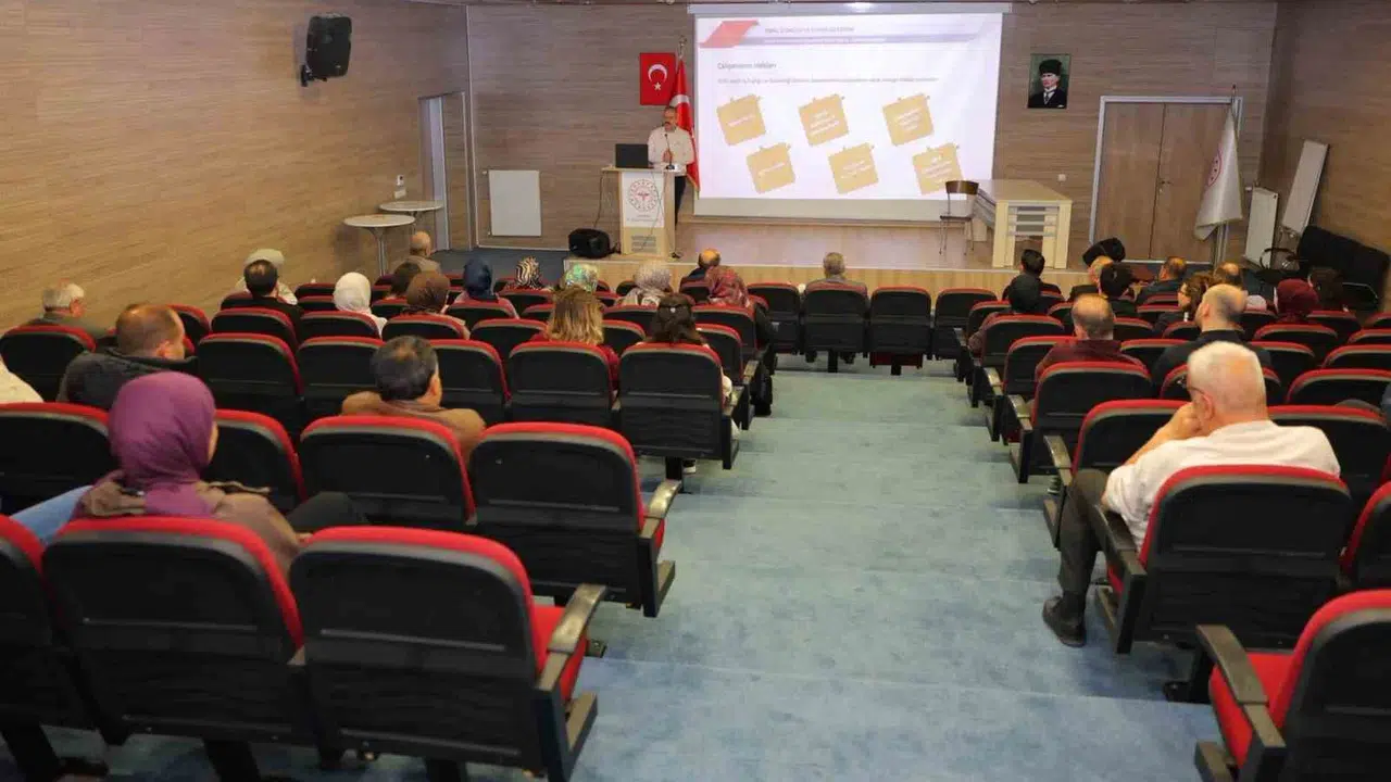 Bayburt’ta sağlık ordusuna hayati uyarılar: İş yerinde güvenliğin şifreleri verildi