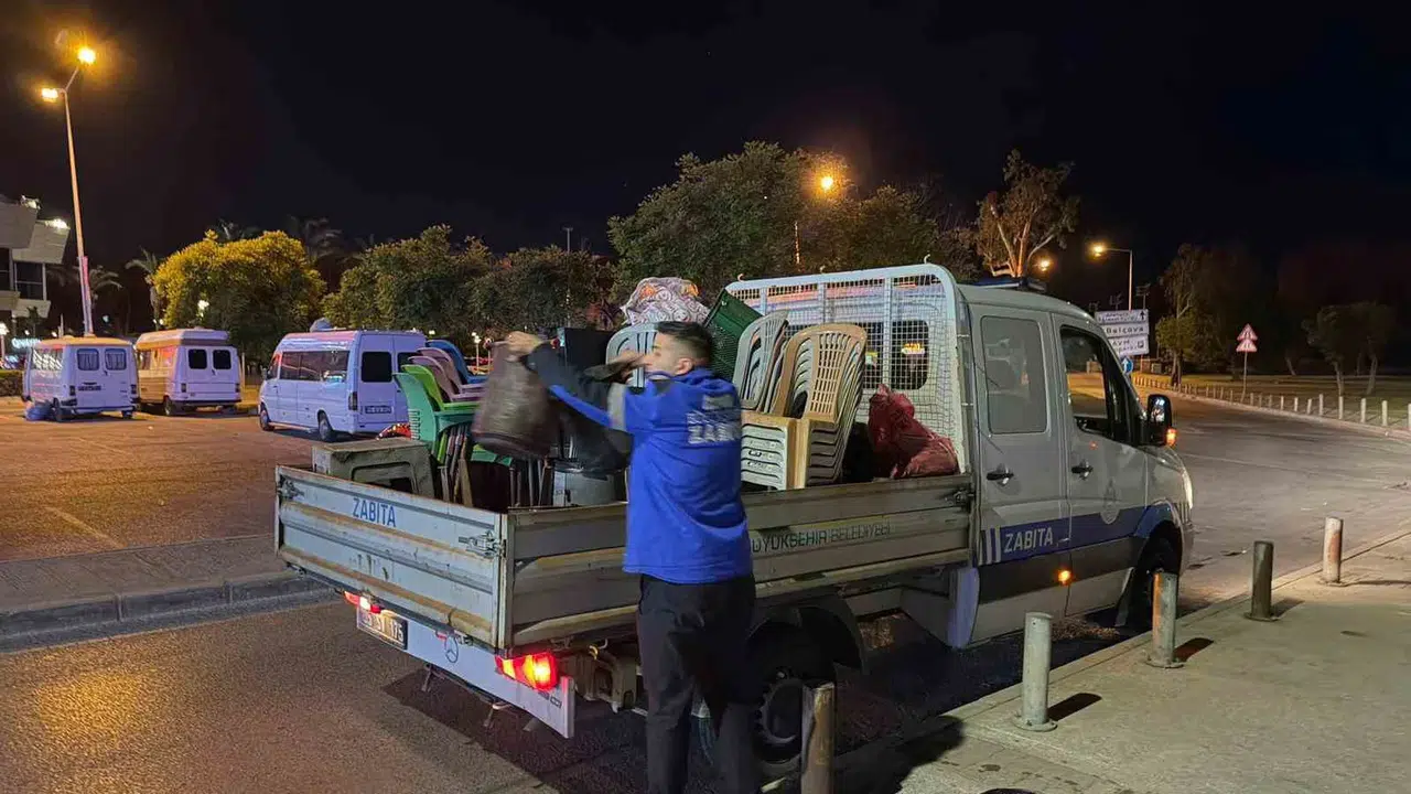 İnciraltı sahilinde zabıta operasyonu: Fahiş fiyat şikayetleri sonrası düğmeye basıldı