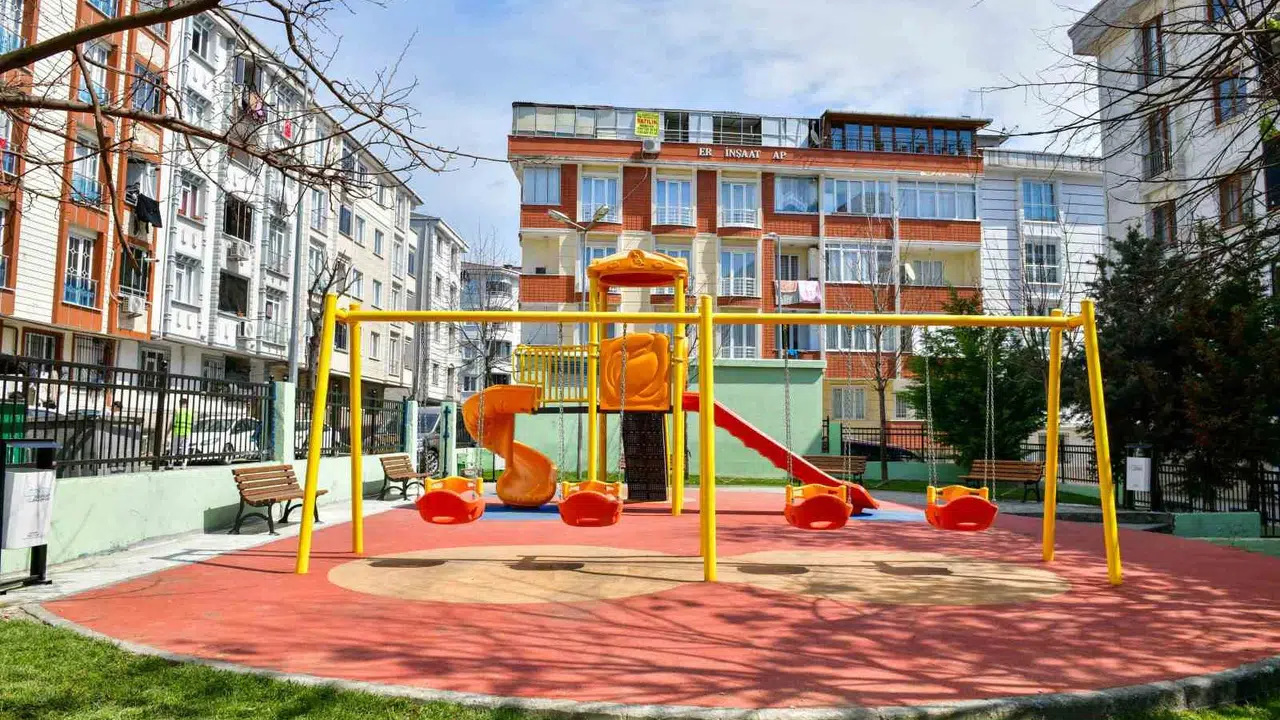 Küllerinden doğan park: Esenyurt’ta çocukların yüzü yeniden güldü