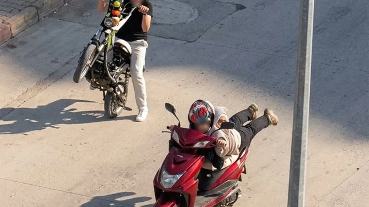 Karabük'te adrenalin tutkusu sınır tanımadı: Bir yanda trafik terörü, diğer yanda şelalede mahsur kalan cipler