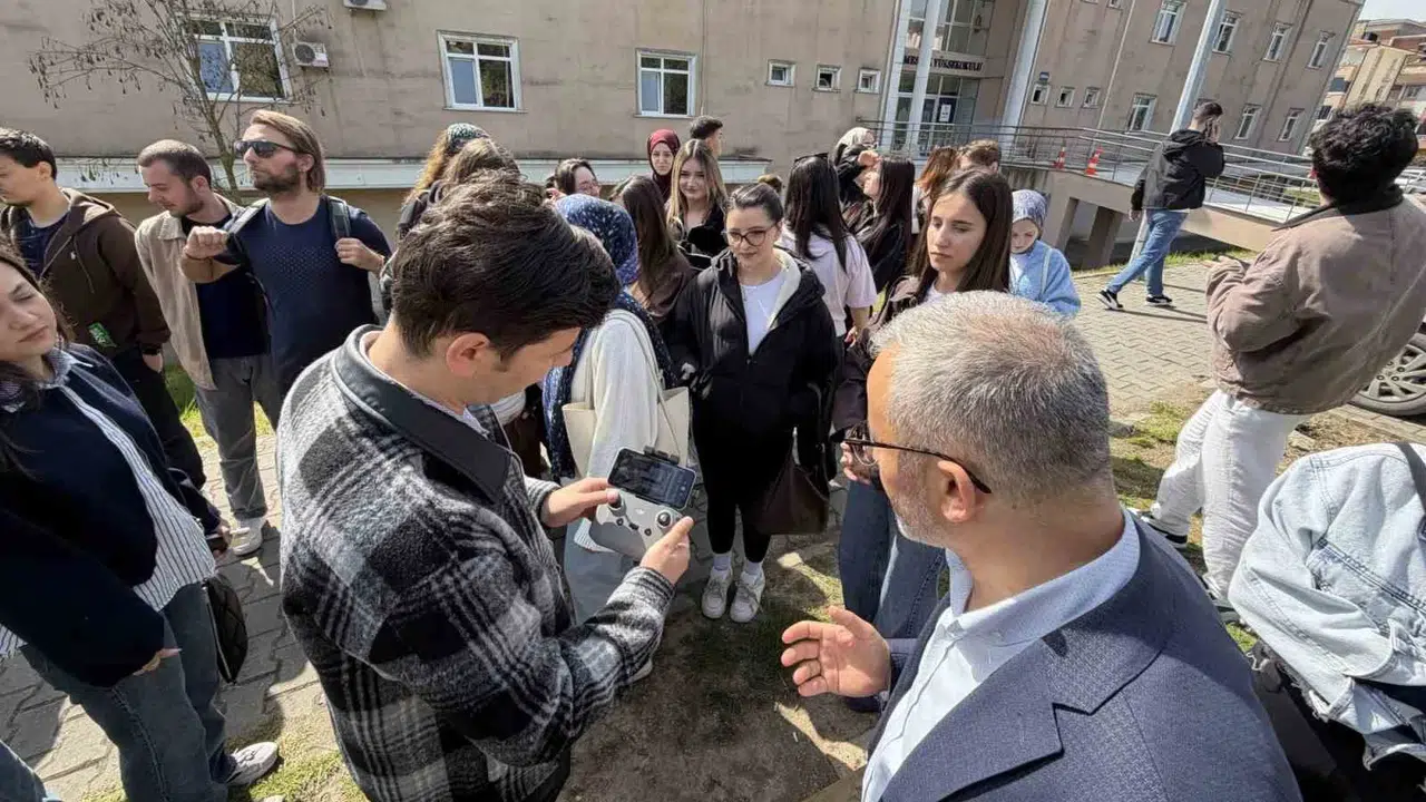 Geleceğin habercileri gökyüzüne açıldı: SUBÜ’de dron teknolojisiyle yeni medya eğitimi
