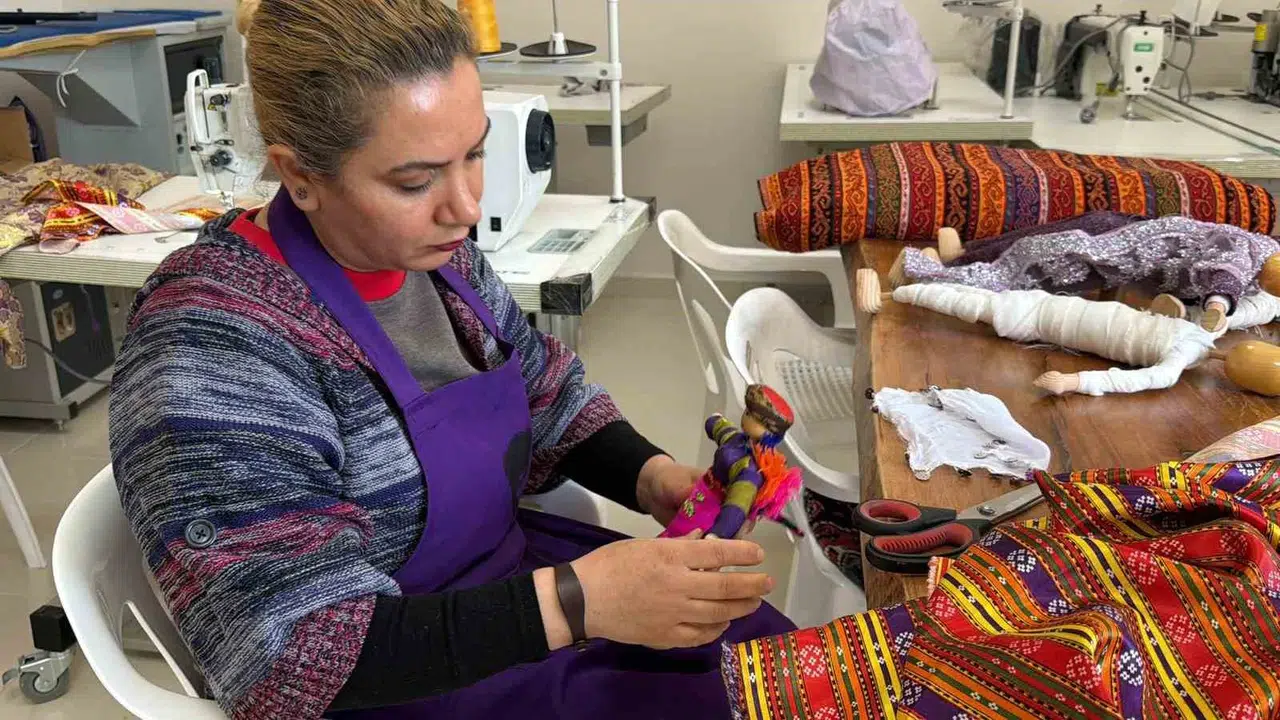 Enkazdan umuda uzanan eller: Adıyamanlı kadınlar geleneksel sanatları küllerinden doğuruyor